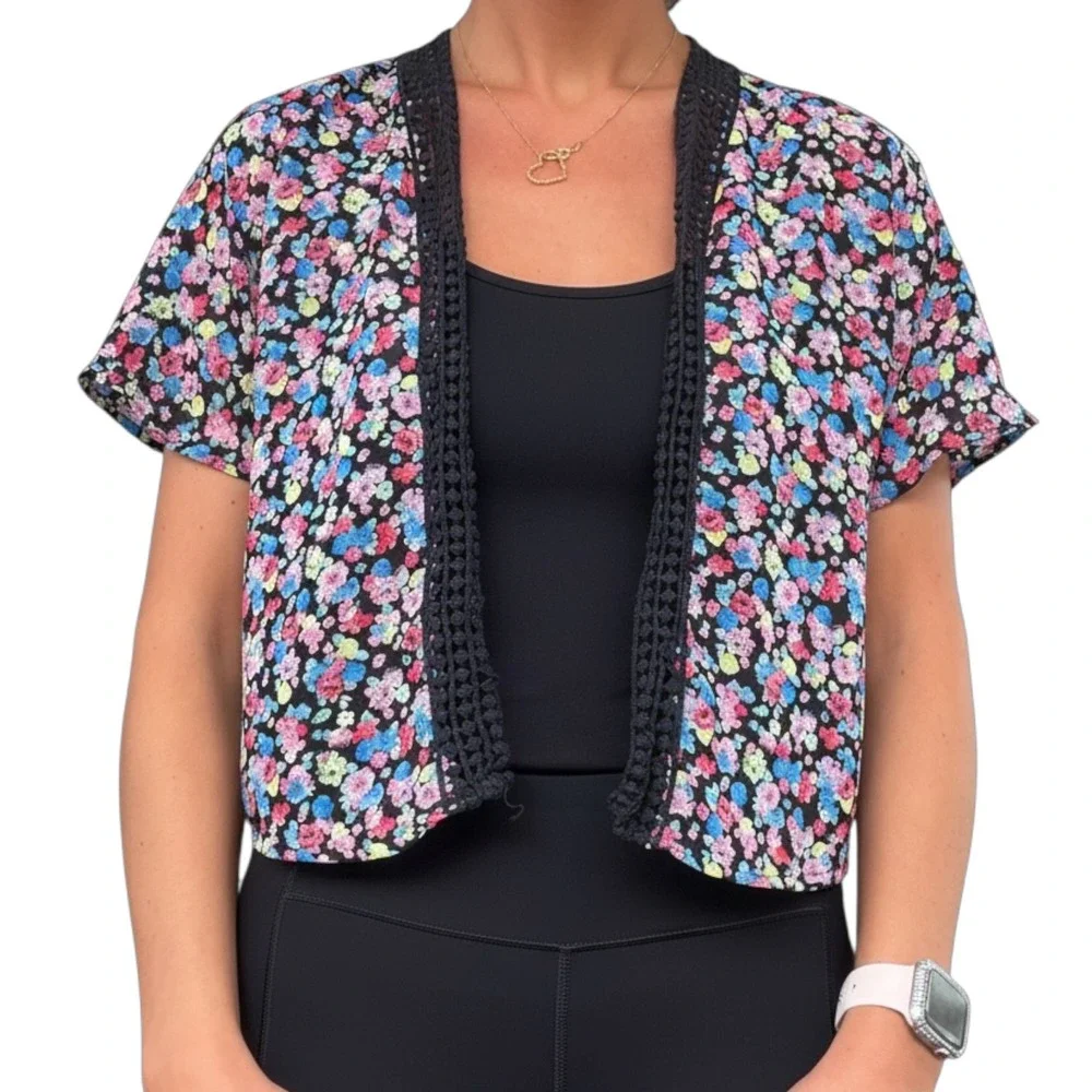 D-Signed Disney Girl's XS 6 Black Pink Floral Boho Crochet Trim Kimono Cardigan‎